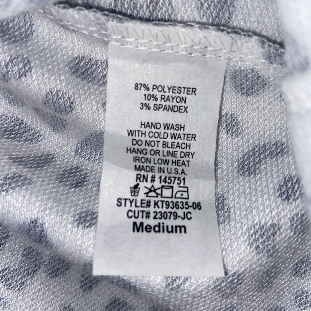 NWOT COLD SHOULDER TOP - Picture 8 of 9